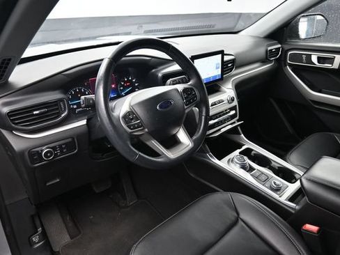 Used 2024 Ford Explorer XLT w/ Equipment Group 202A AWD/4WD image 14