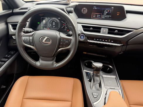 Used 2022 Lexus UX 250h w/ Accessory Package (Z2) image 28