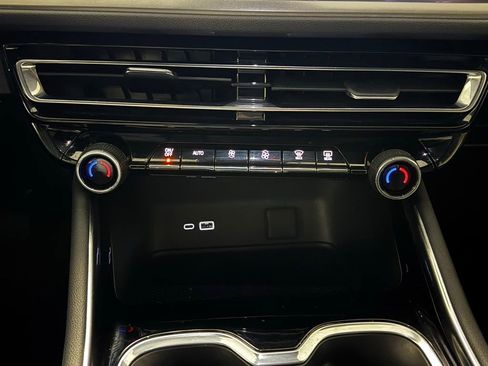 Used 2024 Chevrolet Traverse LS FWD image 18