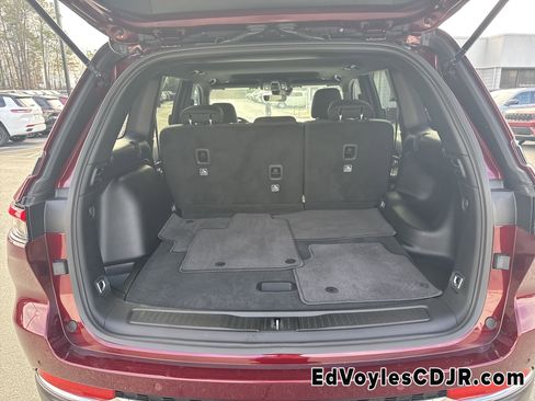 Certified 2025 Jeep Grand Cherokee Laredo X image 23