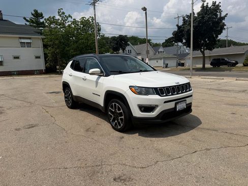 Used 2018 Jeep Compass Limited w/ Navigation Group AWD/4WD image 1