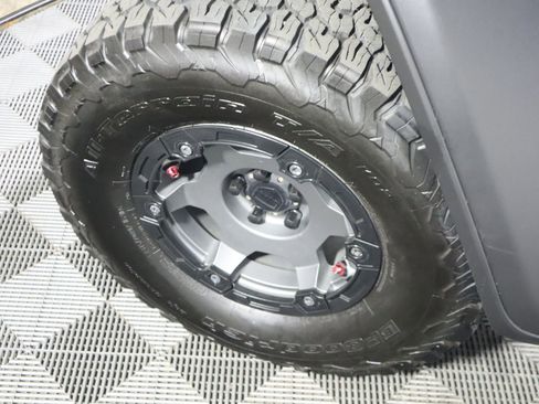 Used 2021 Jeep Wrangler Unlimited Rubicon w/ Cold Weather Group AWD/4WD image 13