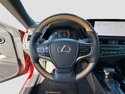 Used 2024 Lexus ES 350 w/ Luxury Package image 39