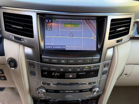 Used 2013 Lexus LX 570 4WD w/ Luxury Pkg image 83