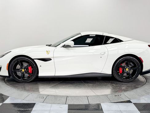 Used 2020 Ferrari Portofino RWD image 38