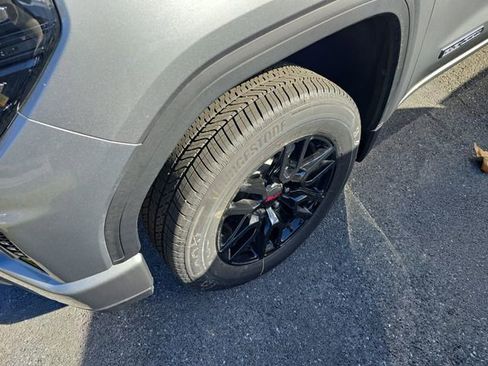 New 2026 GMC Sierra 1500 Elevation image 8
