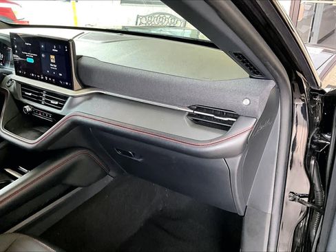 Certified 2025 Ford Explorer ST-Line w/ ST-Line Street Pack image 18