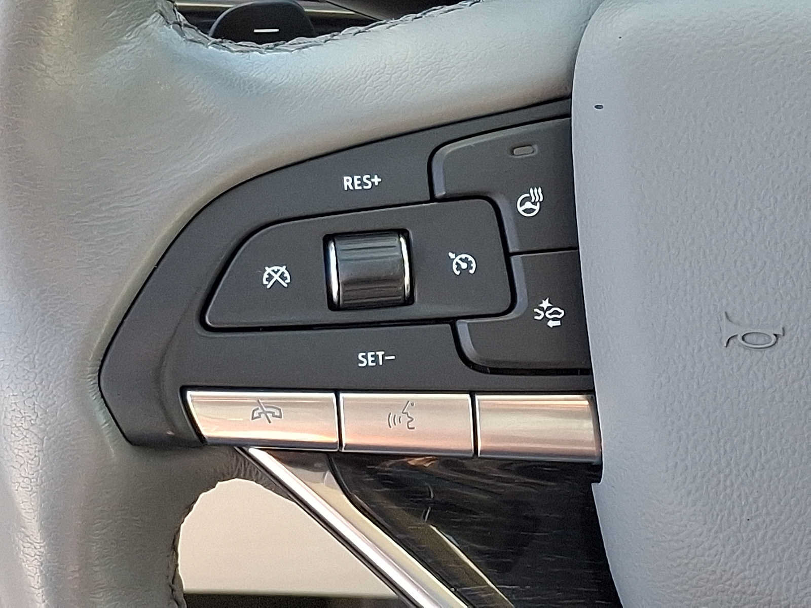 Used 2024 Cadillac XT6 Premium Luxury AWD/4WD image 24
