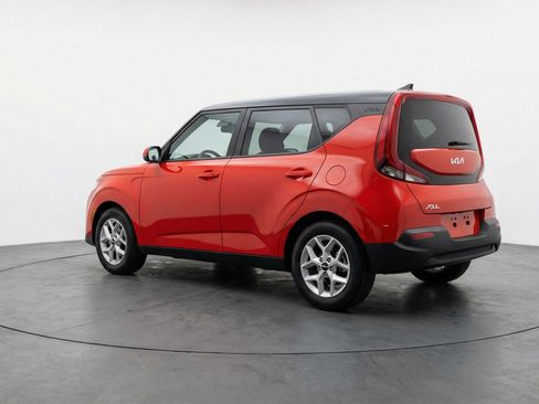 Used 2025 Kia Soul LX w/ LX Technology Package FWD image 5