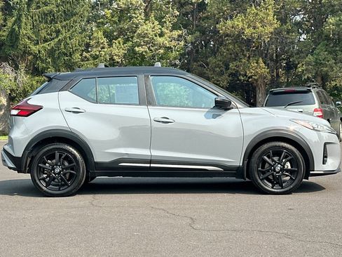 Used 2021 Nissan Kicks SR FWD image 3