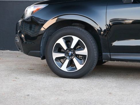 Used 2017 Subaru Forester 2.5i Limited w/ Popular Package #2 image 9