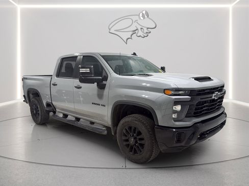 Used 2025 Chevrolet Silverado 2500 Custom w/ Custom Convenience Package AWD/4WD image 9