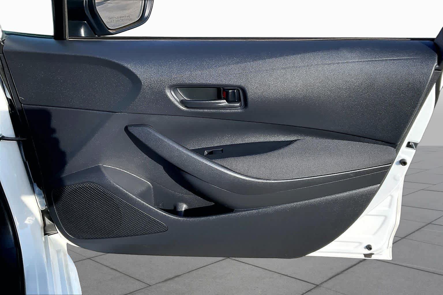 Used 2025 Toyota Corolla LE FWD image 20