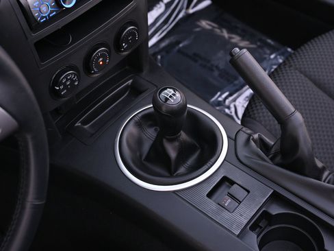 Used 2006 MAZDA MX-5 Miata Touring w/ Appearance Pkg image 21