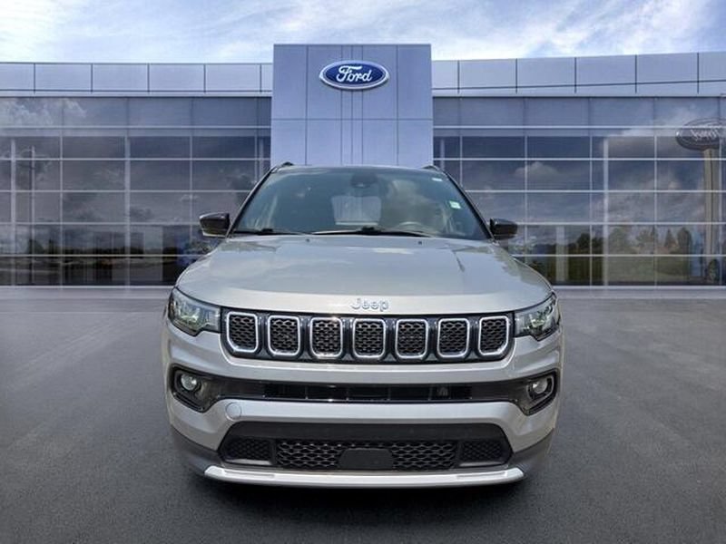 Used 2024 Jeep Compass Limited AWD/4WD image 3