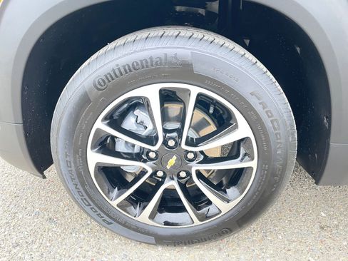 Used 2025 Chevrolet TrailBlazer LT image 30