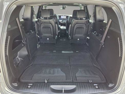 Used 2023 Chrysler Pacifica Limited w/ S Appearance Package AWD/4WD image 14