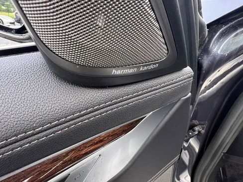 Used 2020 BMW 740i w/ Premium Package RWD image 12