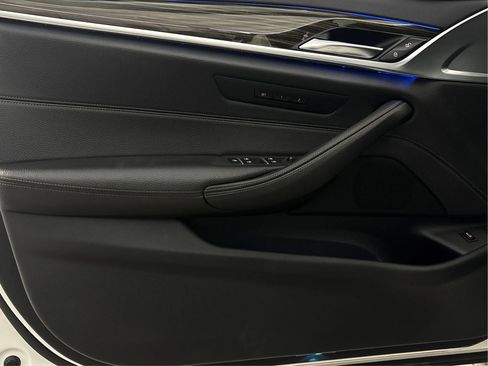 Used 2018 BMW 530e xDrive 530e xDrive iPerformance Sedan image 26