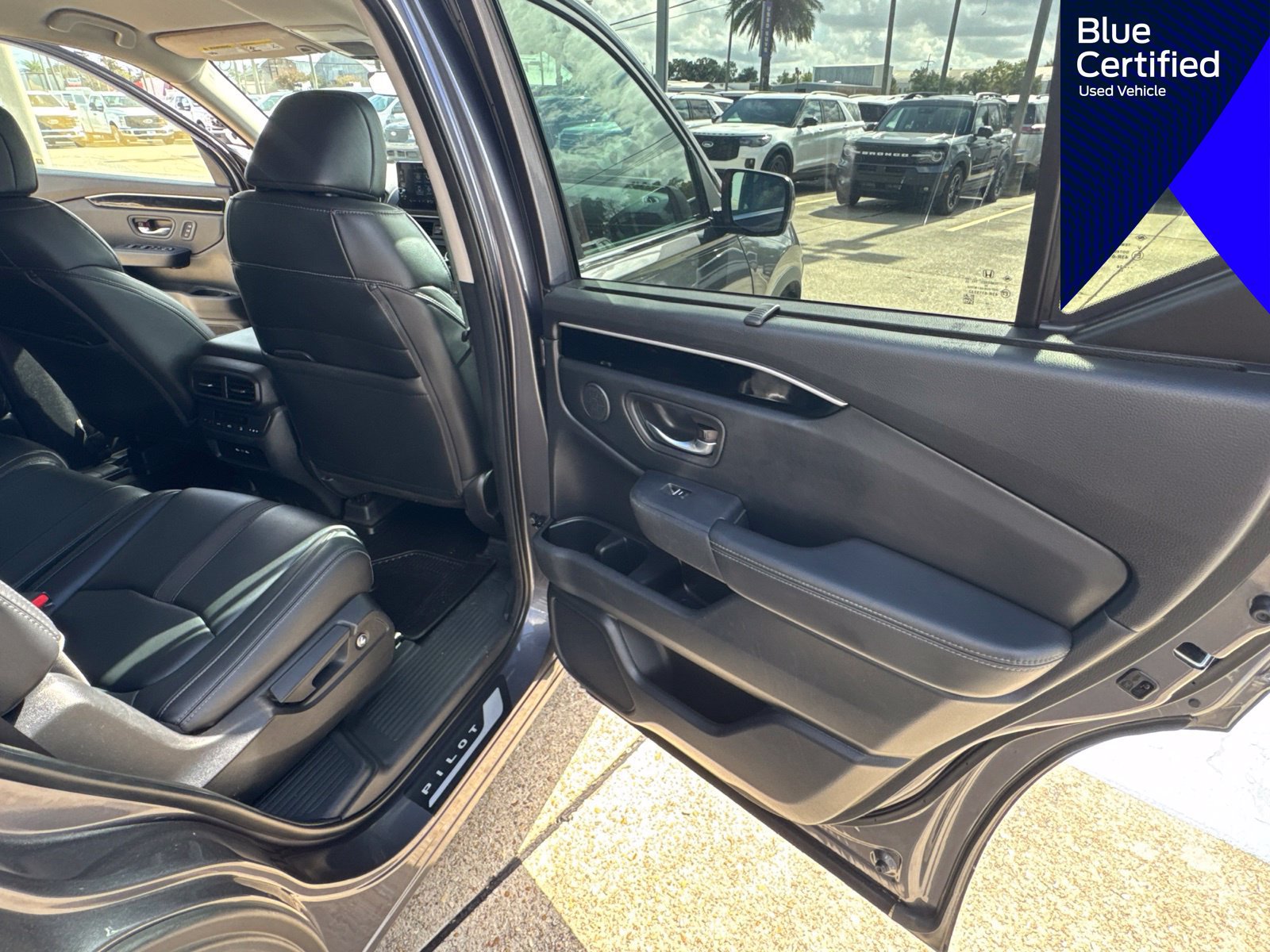 Used 2025 Honda Pilot EX-L image 32