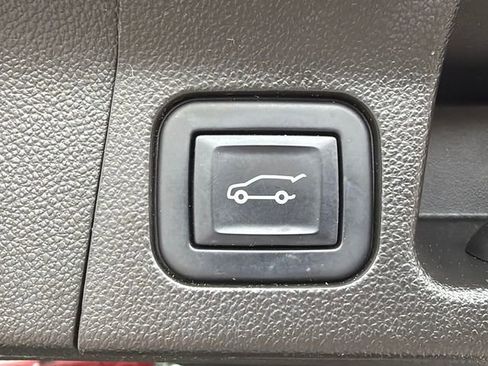 Used 2023 GMC Acadia AT4 w/ Technology Package AWD/4WD image 19