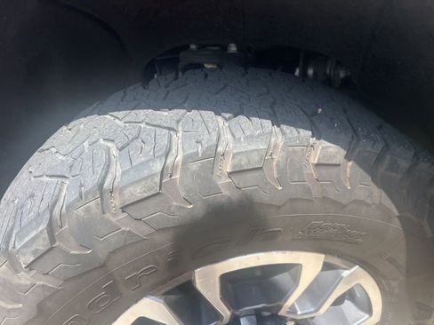 Used 2021 GMC Sierra 2500 SLT w/ SLT Premium Package image 4