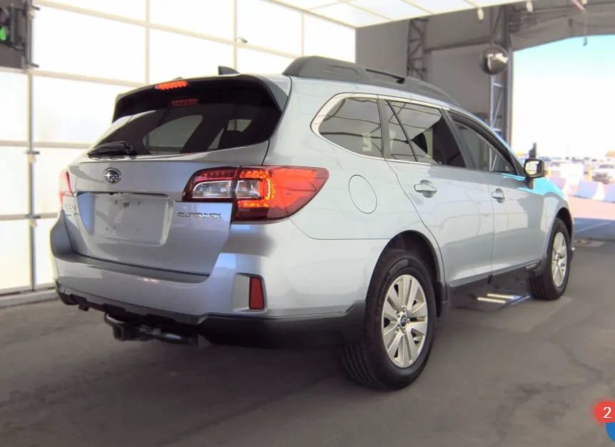 Used 2016 Subaru Outback 2.5i Premium AWD/4WD image 2