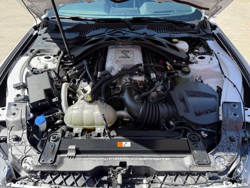 Used 2021 Ford Mustang Shelby GT500 w/ Carbon Fiber Track Pack image 34