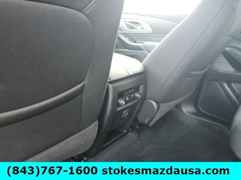 Used 2023 Chevrolet Traverse LT image 28