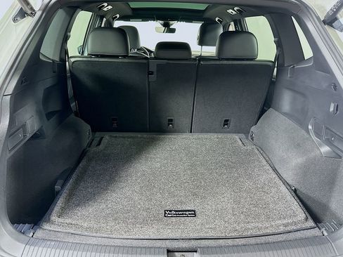 Used 2022 Volkswagen Tiguan SEL R-Line image 16