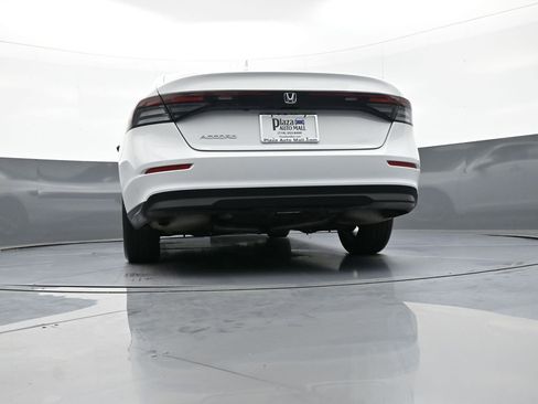 Certified 2023 Honda Accord EX image 31