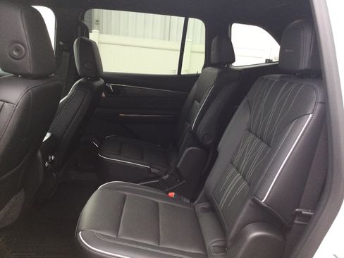 Used 2026 Buick Enclave Avenir w/ Super Cruise Package FWD image 11