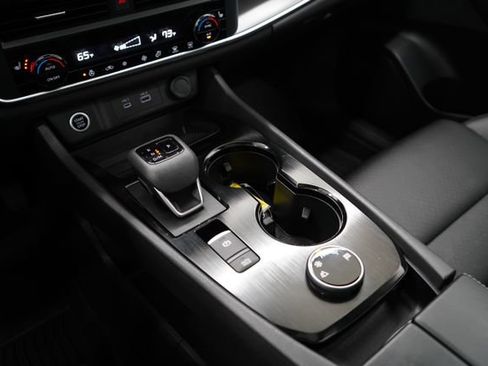 Used 2023 Nissan Rogue SV w/ SV Premium B Package image 45