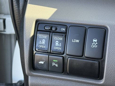 Used 2016 Honda Odyssey Touring Elite image 10