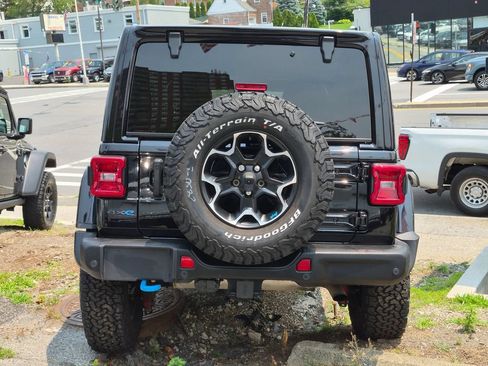 Used 2021 Jeep Wrangler Unlimited Rubicon 4xe w/ Steel Bumper Group AWD/4WD image 6