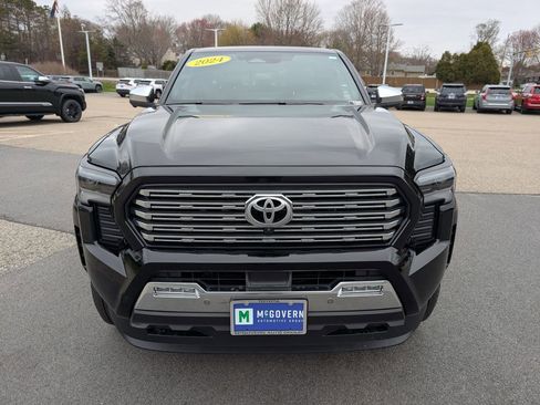 Used 2024 Toyota Tacoma Limited w/ Limited Package (LT) image 9