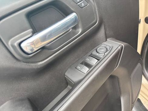 Certified 2022 Chevrolet Silverado 1500 Custom Trail Boss w/ LPO, Dark Essentials Package AWD/4WD image 11