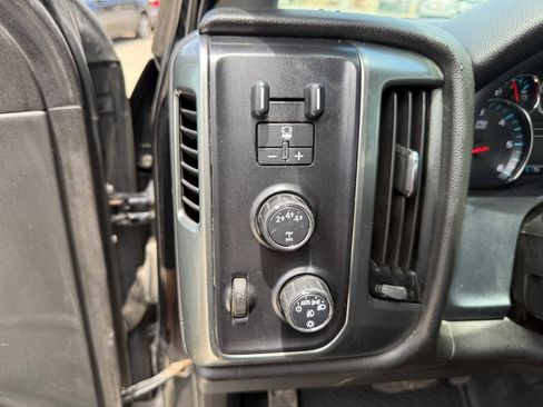 Used 2019 Chevrolet Silverado 2500 LT AWD/4WD image 16