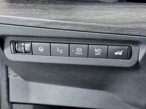 Used 2023 Nissan Ariya AWD/4WD image 19