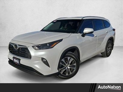Used 2023 Toyota Highlander XLE