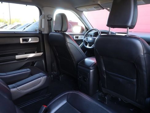 Used 2022 Ford Explorer Limited AWD/4WD image 14