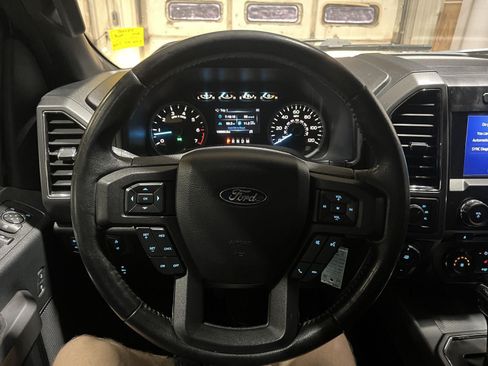 Used 2018 Ford F150 XLT w/ Equipment Group 302A Luxury AWD/4WD image 15