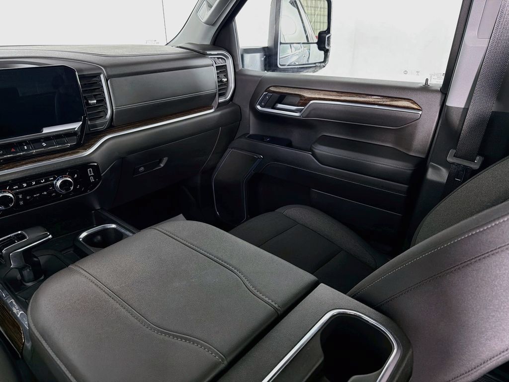 Used 2024 GMC Sierra 1500 Elevation w/ LPO, Elevation Black Package AWD/4WD image 22