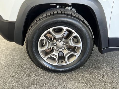 Used 2021 Jeep Cherokee Trailhawk image 27