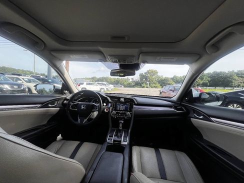 Used 2016 Honda Civic Touring image 12