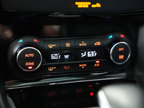 Used 2019 INFINITI QX30 w/ Navigation Package image 22