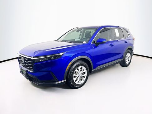 Used 2023 Honda CR-V LX image 3