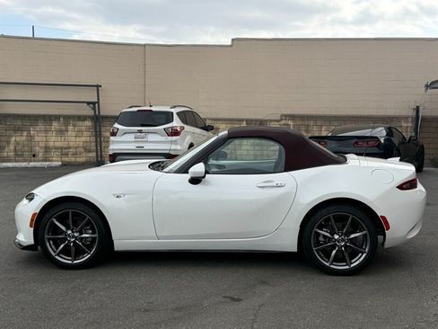 Used 2018 MAZDA MX-5 Miata Grand Touring RWD image 8