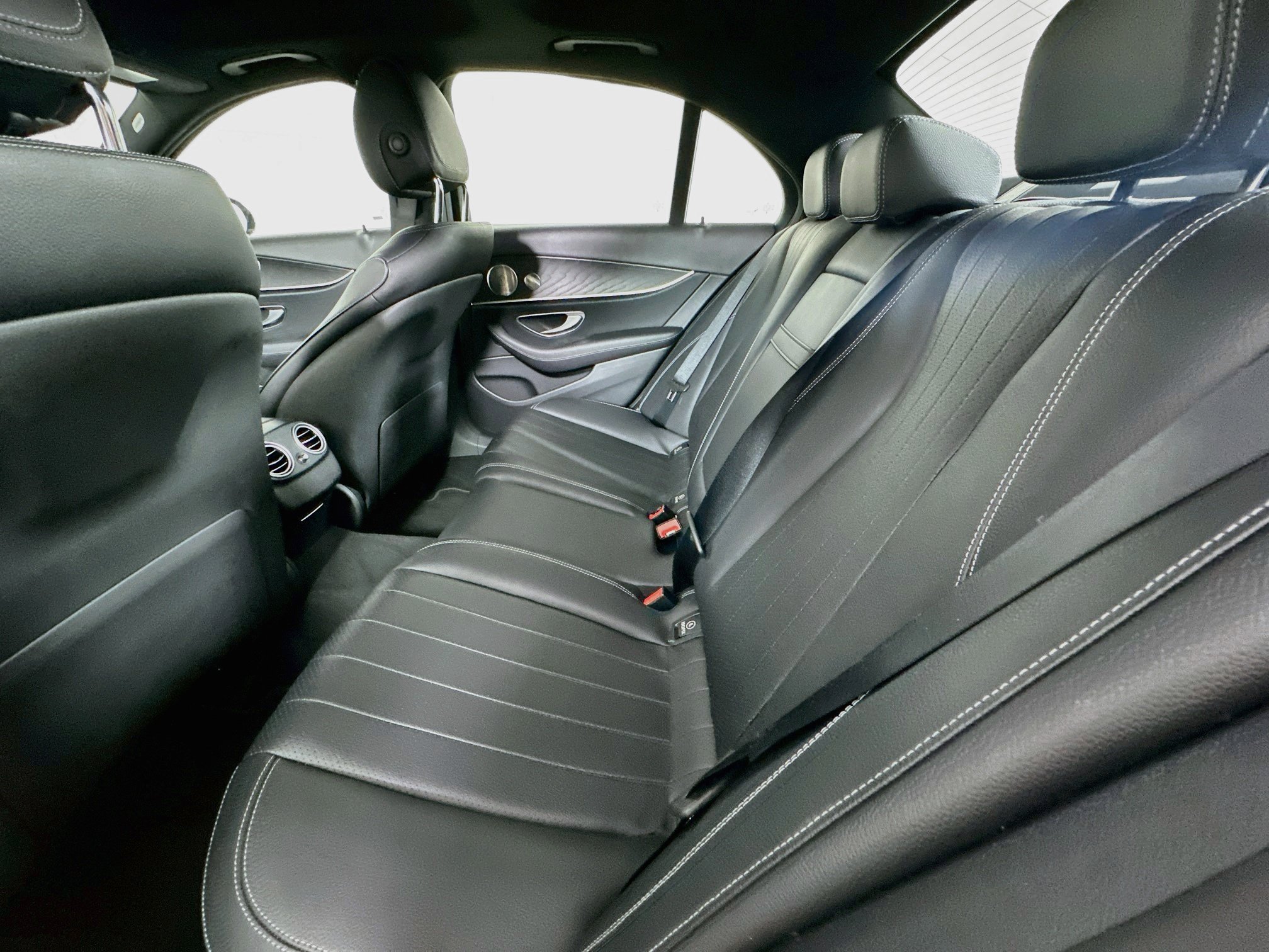 Used 2023 Mercedes-Benz E 350 4MATIC Sedan image 28