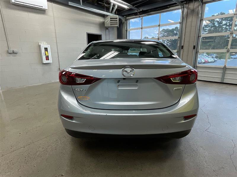 Used 2018 MAZDA MAZDA3 Touring FWD image 4